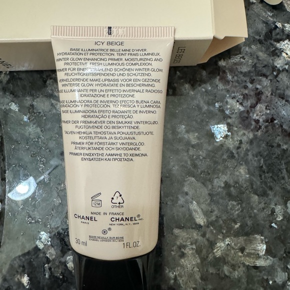 SOLD—chanel Les Beiges Winter Glow Icy Beige - Picture 2 of 4